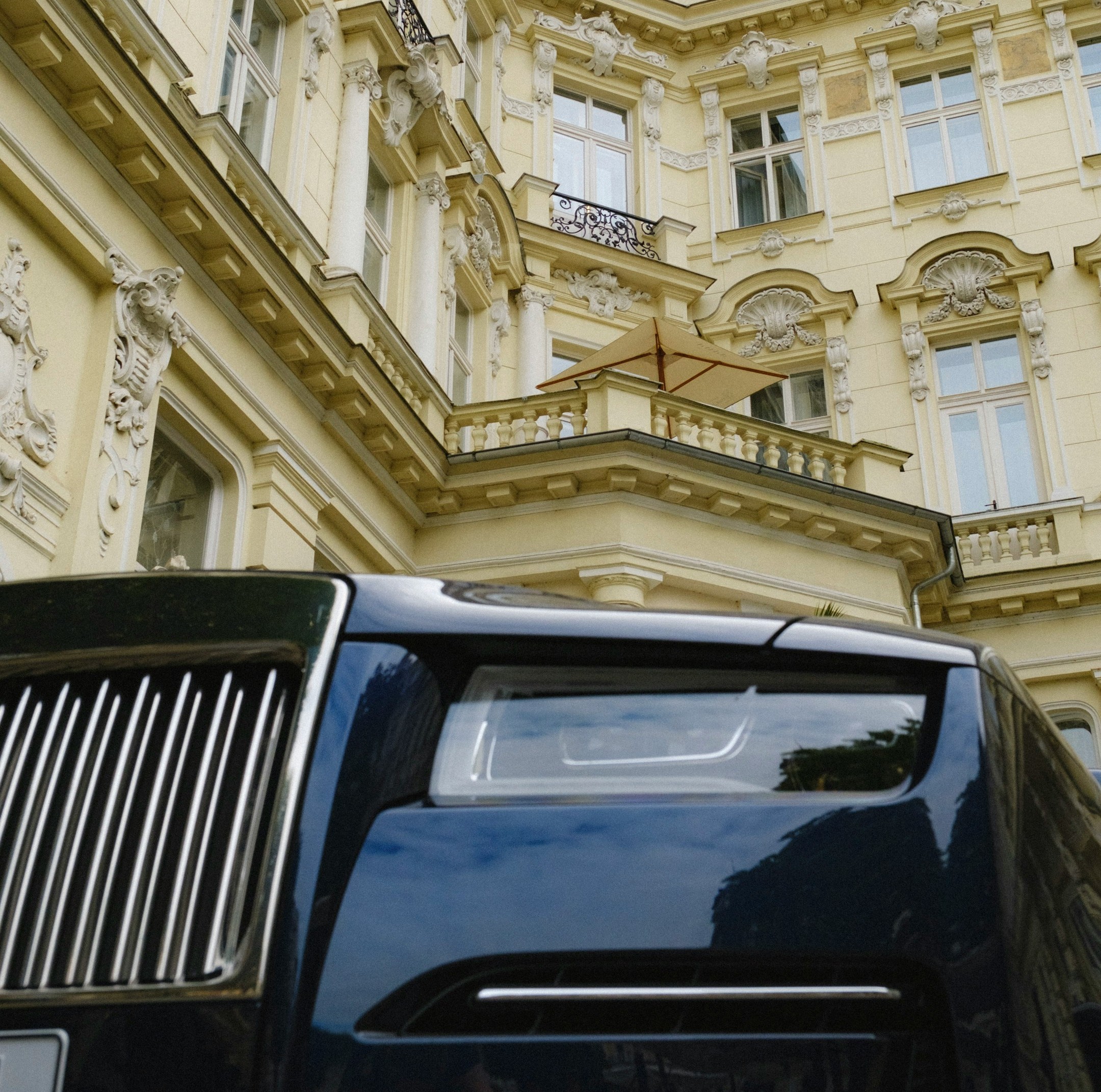 AI-powered hotel concierge service